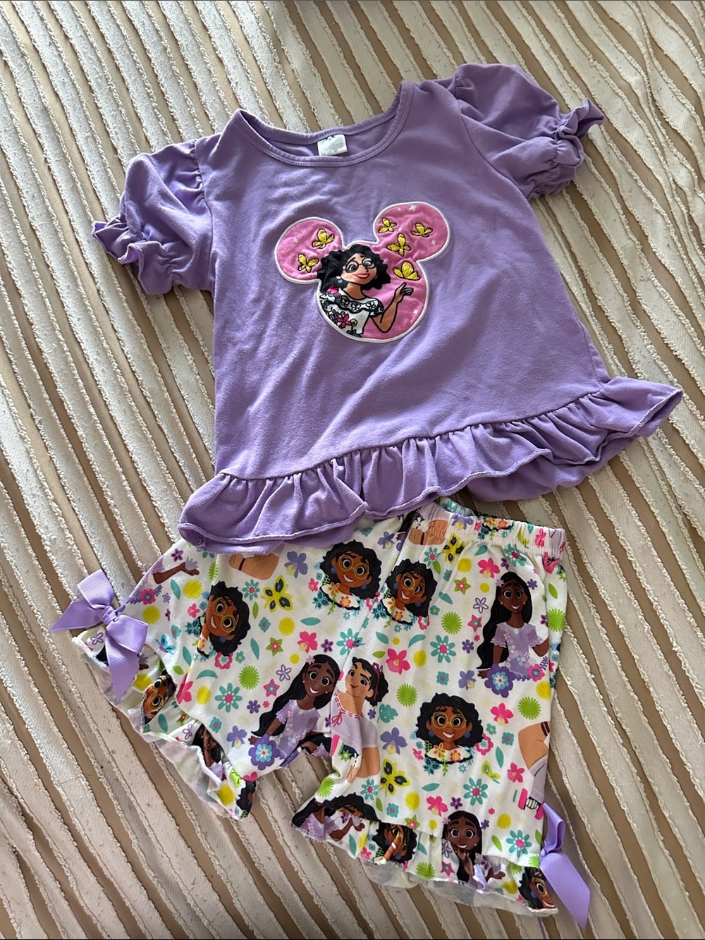 Girls' Lavender Character Short Set